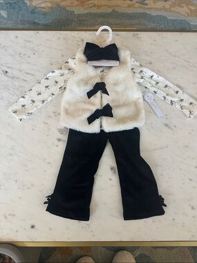 Tahari baby Girls' Black & Cream Faux-Fur Vest Outfit NWT